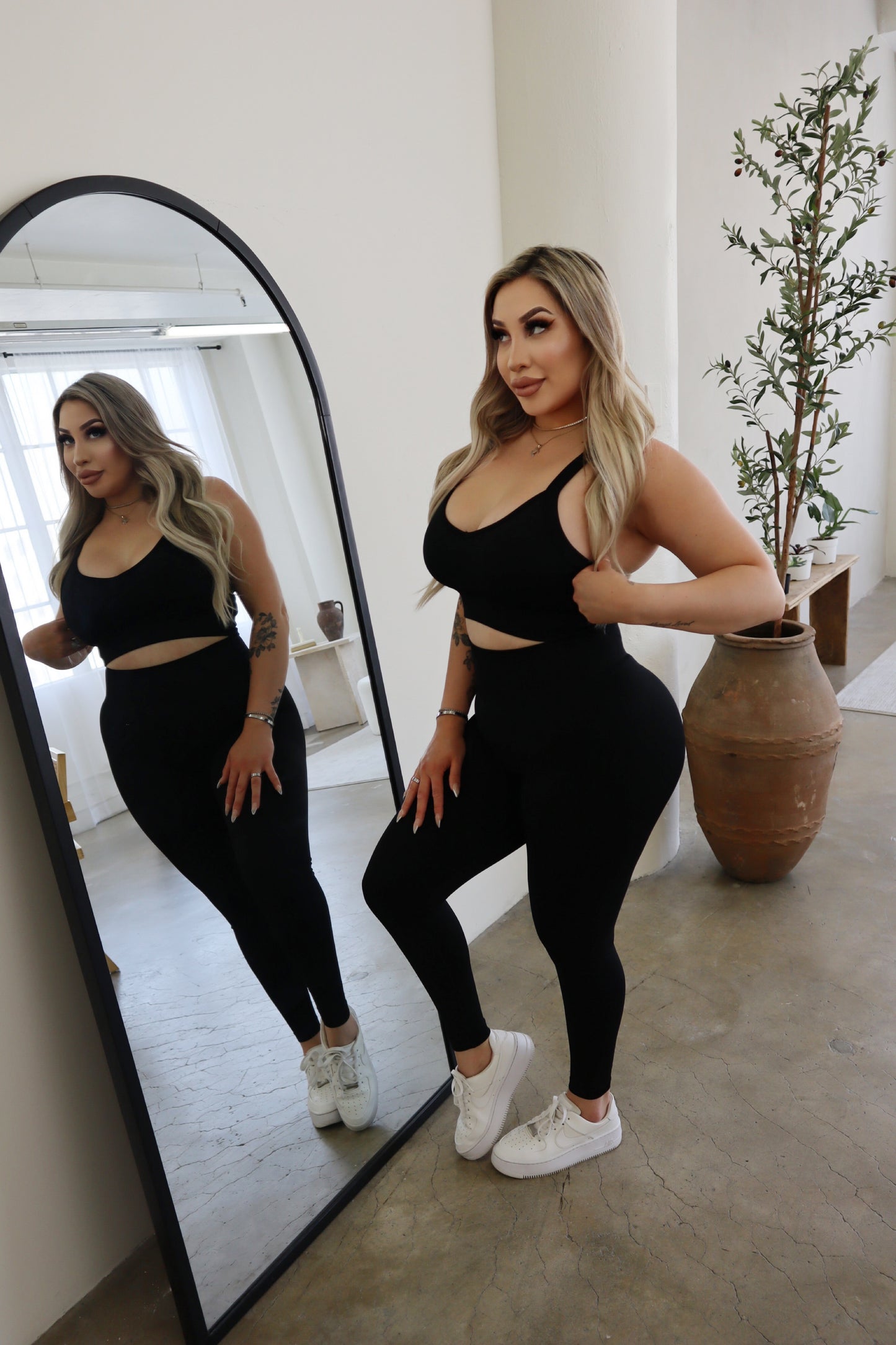 Jade Leggings (BLACK)