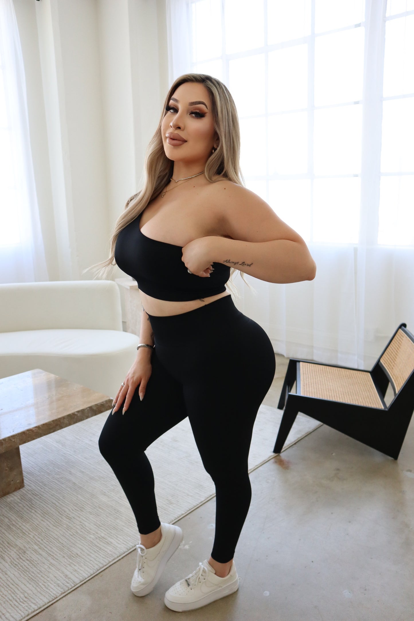 Jade Leggings (BLACK)