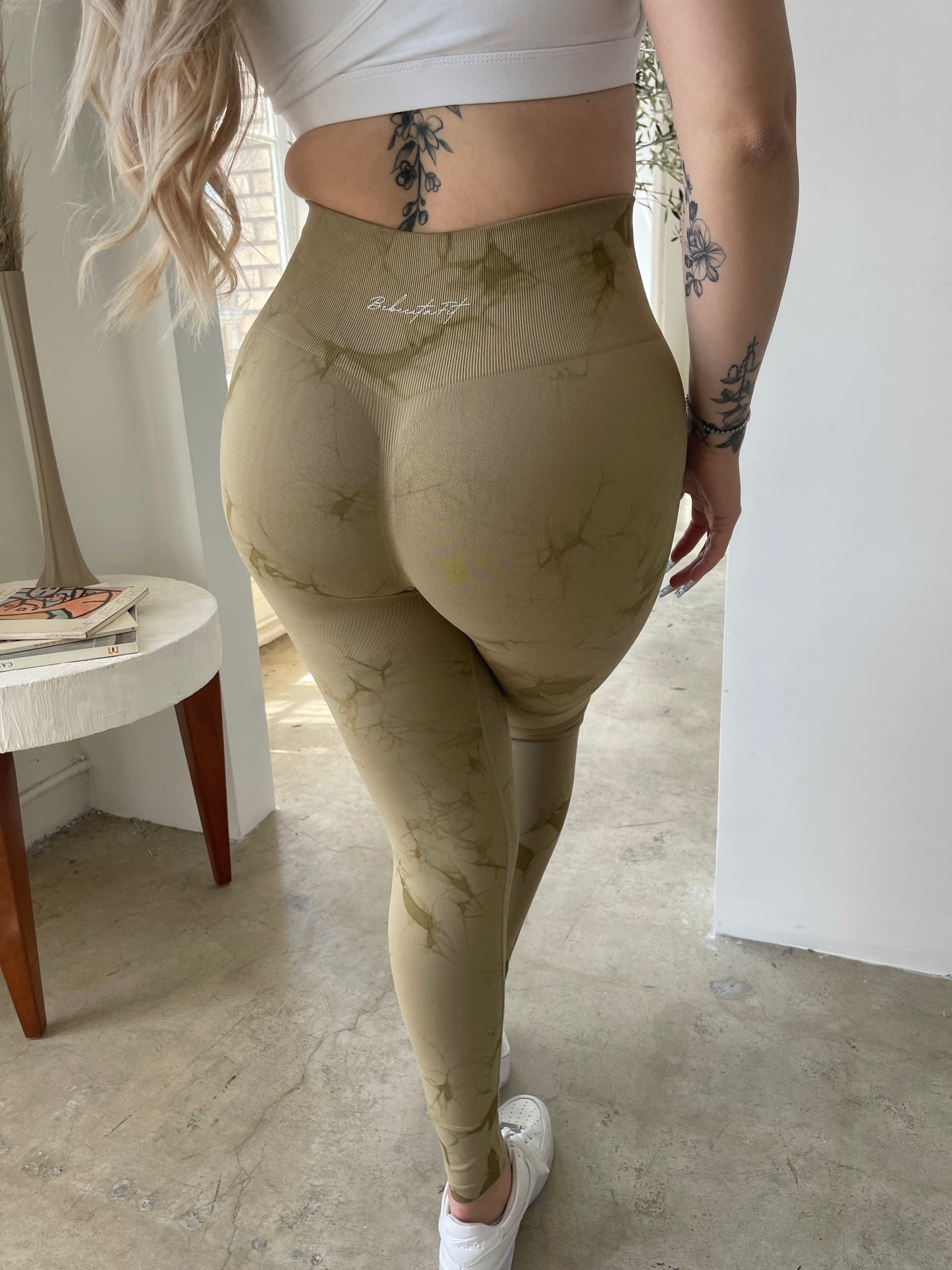 Marble Scrunch Leggings (LIGHT OLIVE)