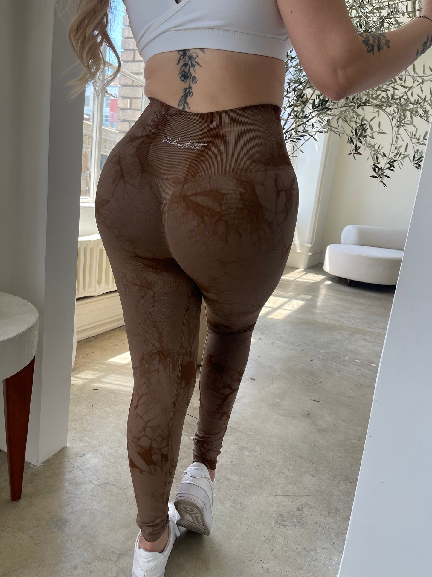 Marble Scrunch Leggings (BROWN)