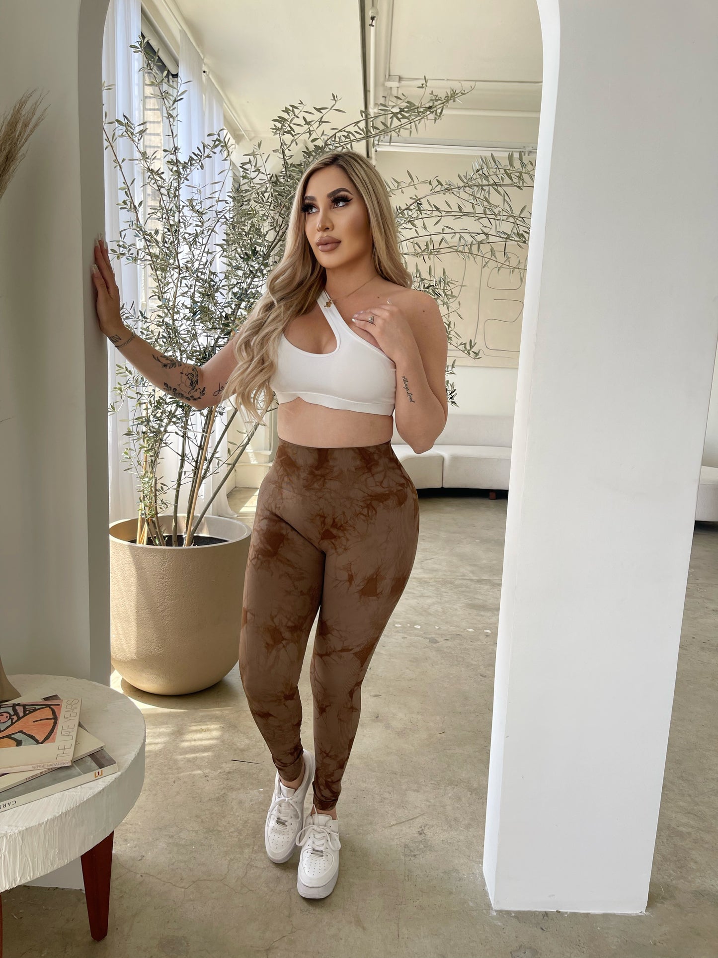 Marble Scrunch Leggings (BROWN)