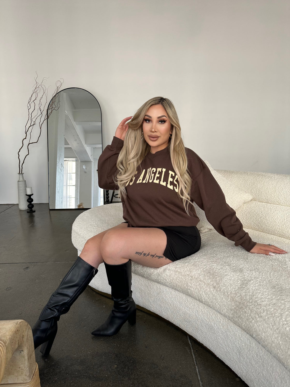 Los Angeles Crewneck (CHOCOLATE BROWN)
