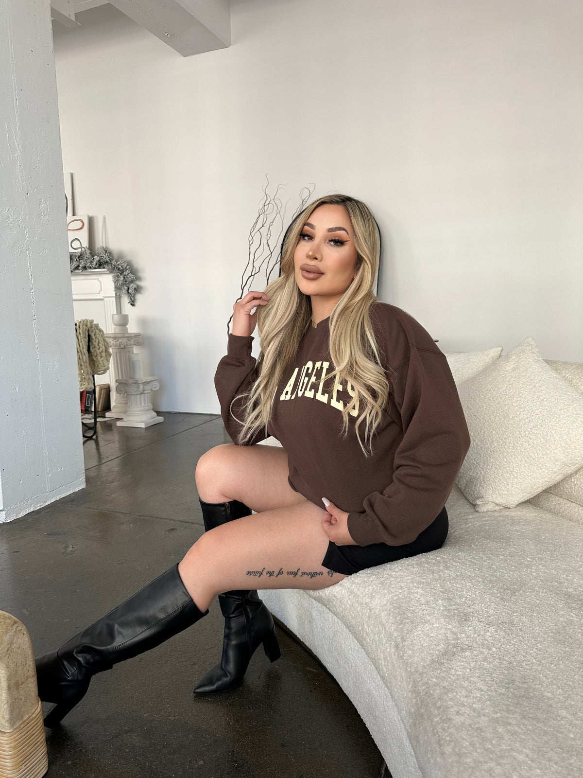 Los Angeles Crewneck (CHOCOLATE BROWN)